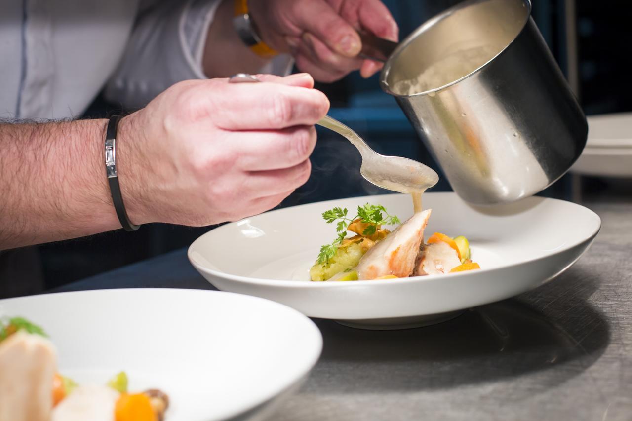 Logis Hotel Du Morvan - Restaurant La Table De Jerome Luzy 외부 사진