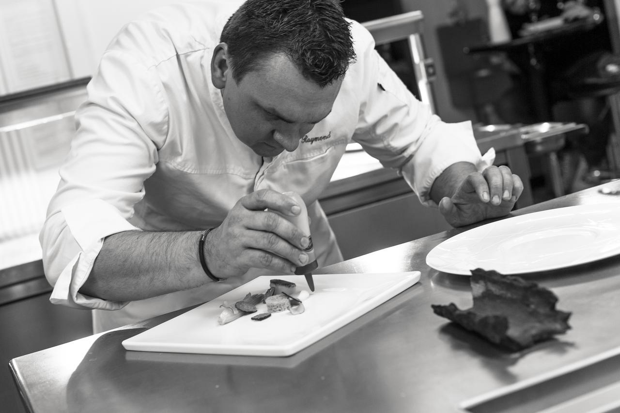 Logis Hotel Du Morvan - Restaurant La Table De Jerome Luzy 외부 사진