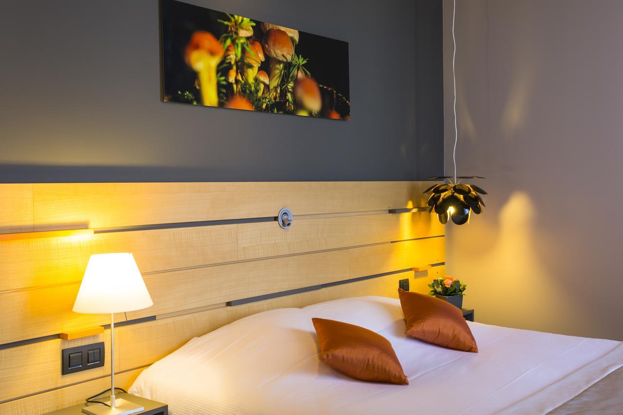 Logis Hotel Du Morvan - Restaurant La Table De Jerome Luzy 외부 사진