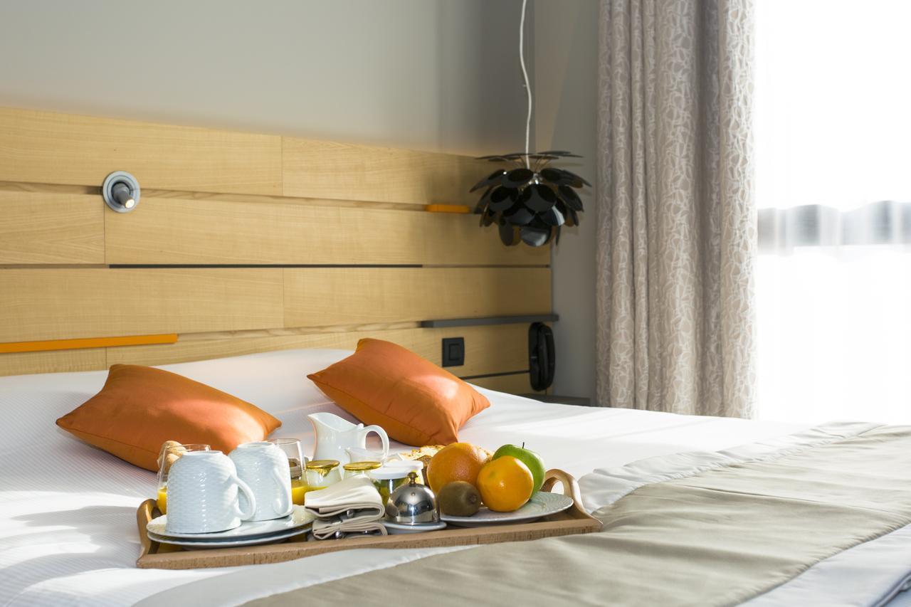 Logis Hotel Du Morvan - Restaurant La Table De Jerome Luzy 외부 사진