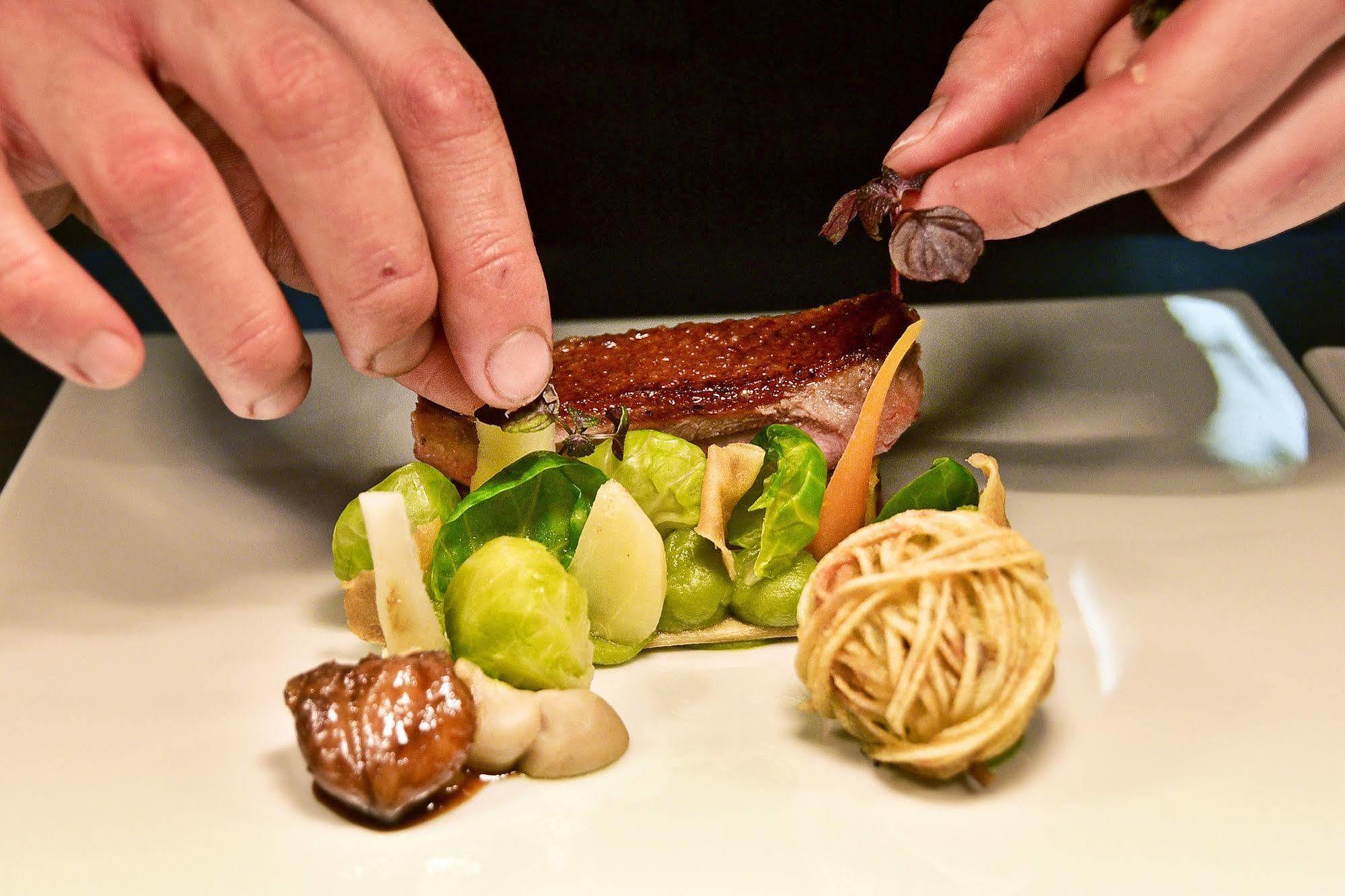Logis Hotel Du Morvan - Restaurant La Table De Jerome Luzy 외부 사진